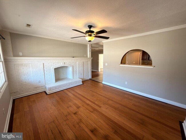 Building Photo - 10325 Gordon Rd