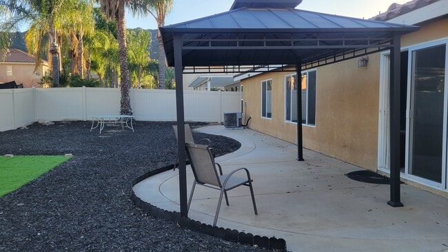 Building Photo - 32850 Sandalwood Ln