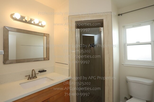 Building Photo - 722 S Hacienda St