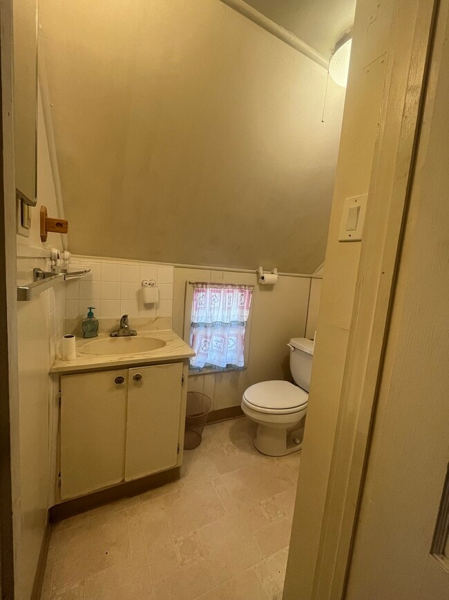 Building Photo - 22947 Waters Dr