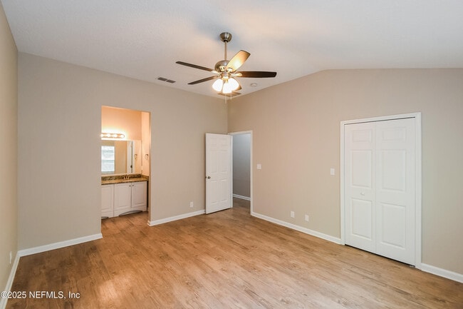 Building Photo - 5609 Village Pond Cir
