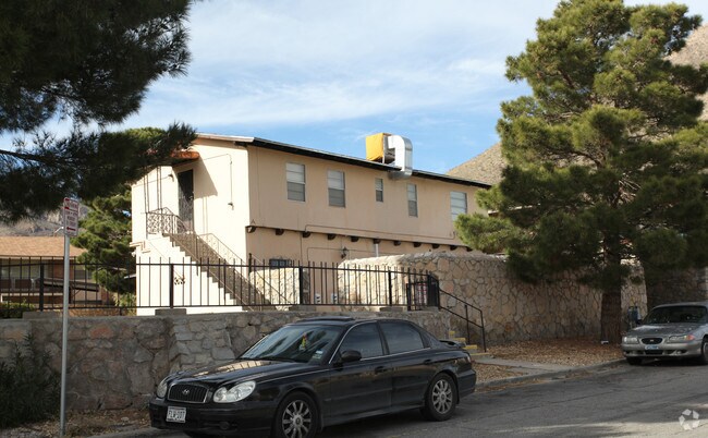 Building Photo - Hillmark Apartments