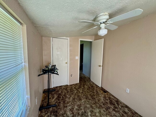 Building Photo - Adorable 2-Bedroom Home for Rent in Plant ...