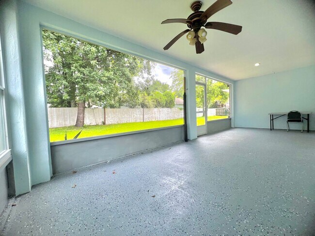 Building Photo - 11395 Aston Hall Dr