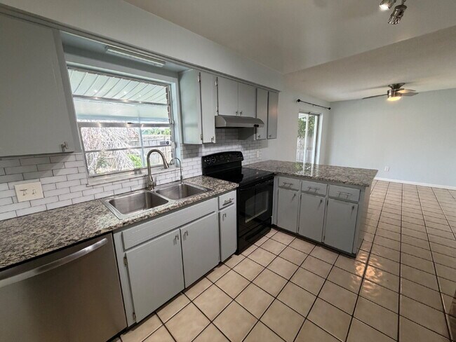 Building Photo - Indialantic 2 Bedroom Home with 2 car garage!