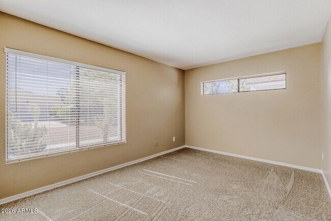 Building Photo - 3214 E Siesta Ln