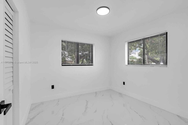 Building Photo - 1041 NW 199th St