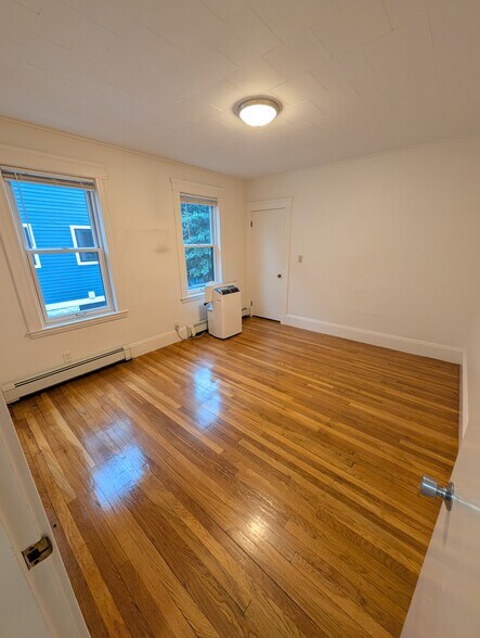 Building Photo - 33 Seven Pines Ave