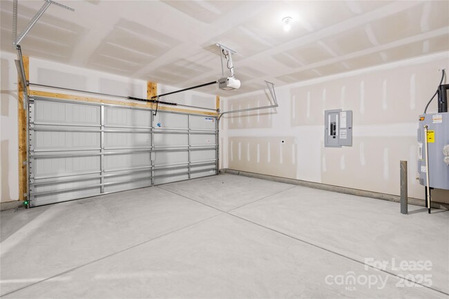 Building Photo - 2116 Clapham Ct