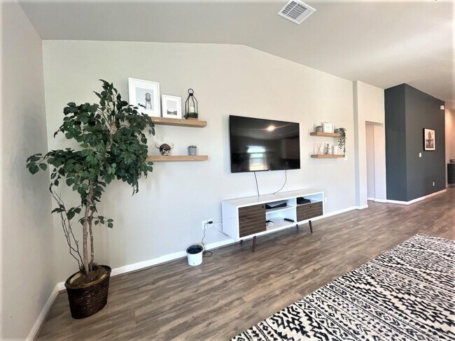 Building Photo - 5609 Bellissima Way
