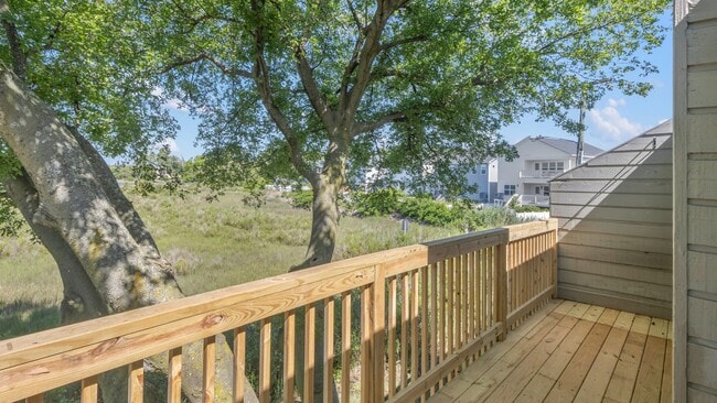 Building Photo - 9506 13th Bay St