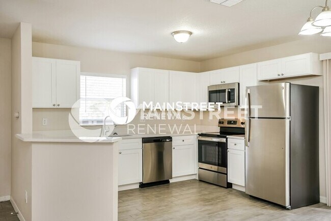 Building Photo - 3 Bedroom Pet-Friendly Home in St Petersburg, FL with Main Street Renewal