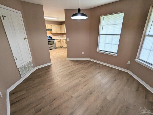 Building Photo - 7415 Lillie Ln