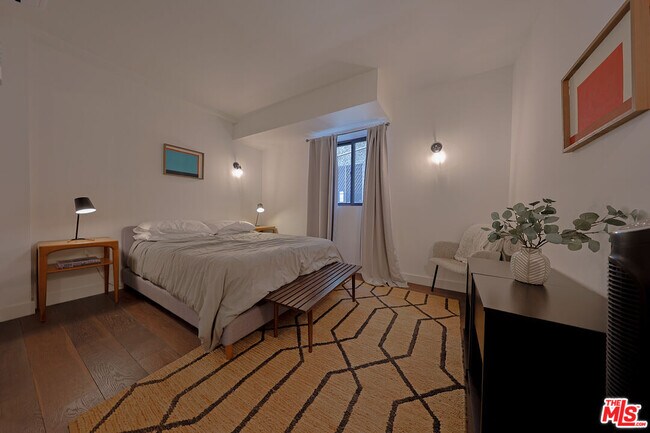 Building Photo - 2230 1/2 Glendale Blvd