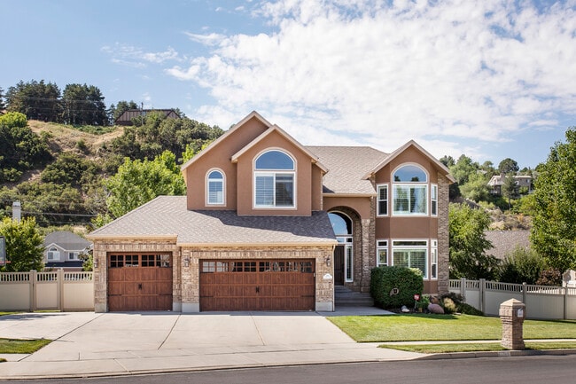 Primary Photo - 2818 E Falcon Wy