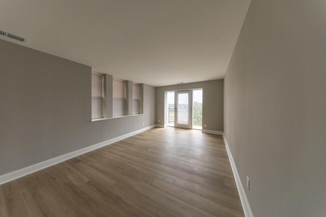 Building Photo - 5630 Pershing Ave
