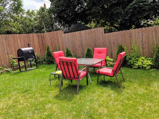 Building Photo - 7 Summit Ave