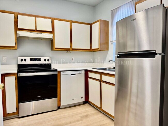 Building Photo - Updated 2BR/2BA Condo in Midtown Wilmingto...