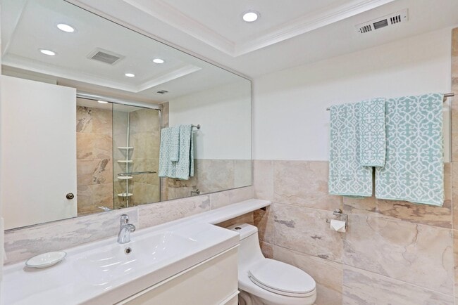 Building Photo - 318 Brackenwood Cir