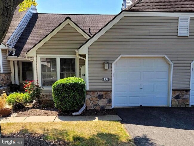 Building Photo - 138 Hawthorne Ct