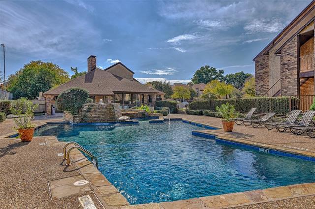 Building Photo - 1906 Emerald Pl