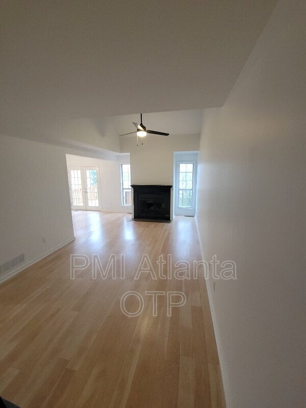 Building Photo - 1782 Millview Dr NE