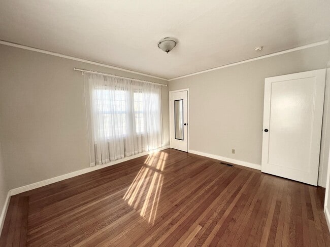 Building Photo - 127 22nd Ave