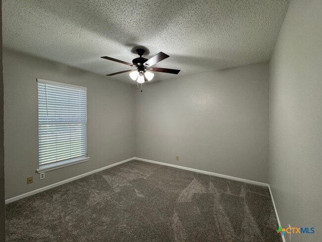 Building Photo - 905 Simpson Rd