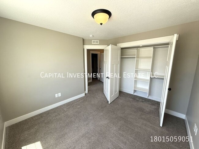 Building Photo - 2774 Lacewood Dr