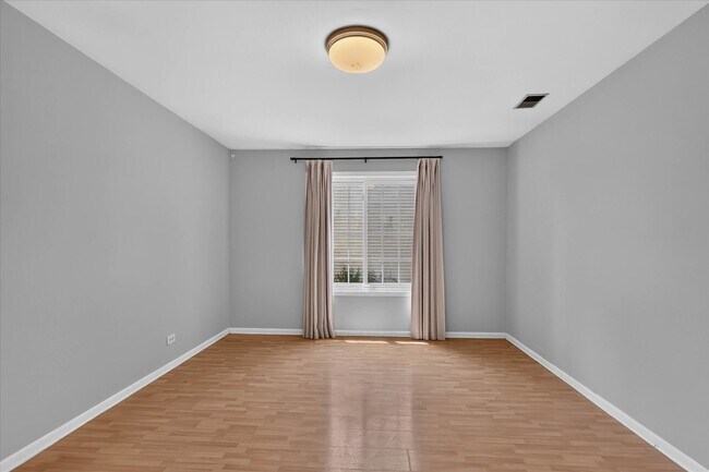 Building Photo - 901 Ashford Ln