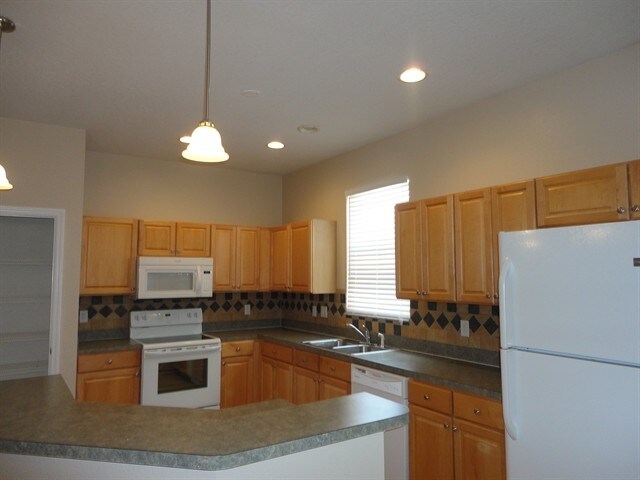 Building Photo - 8845 Cypress Hammock Dr