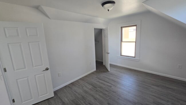 Building Photo - 510 Birch St