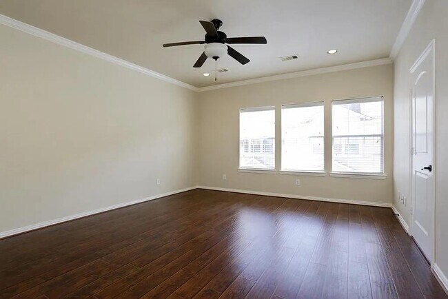 Building Photo - 5615 Winsome Ln