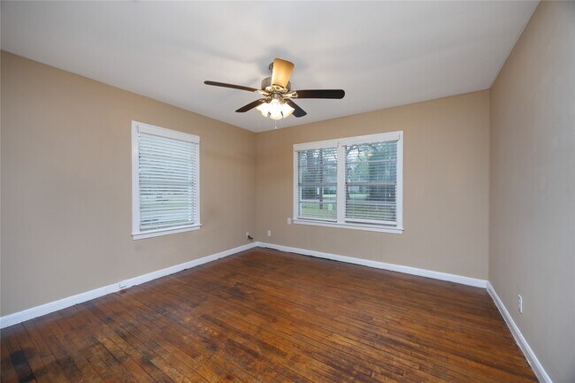 Building Photo - 304 Harris Blvd