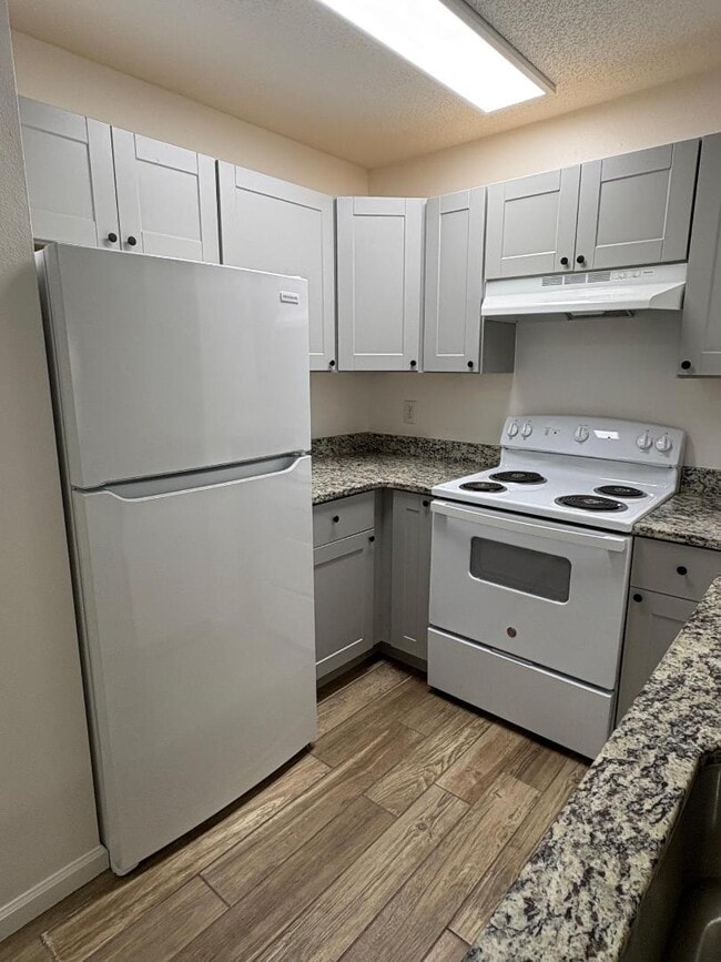 Building Photo - 100 Kazmira Ct