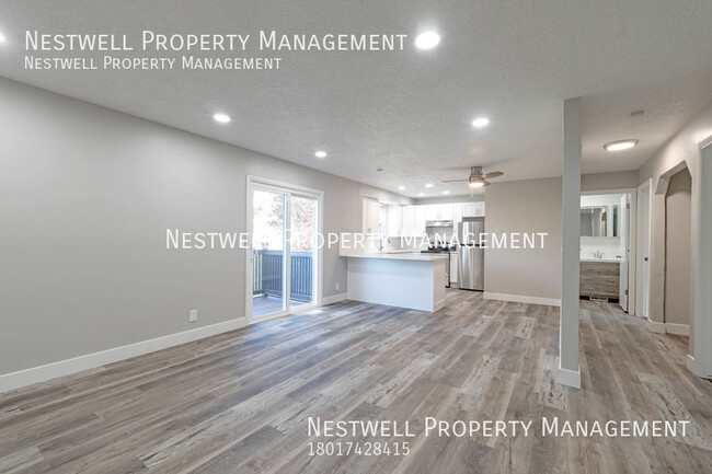 Building Photo - Beautiful 3-bed Duplex in Salt Lake City