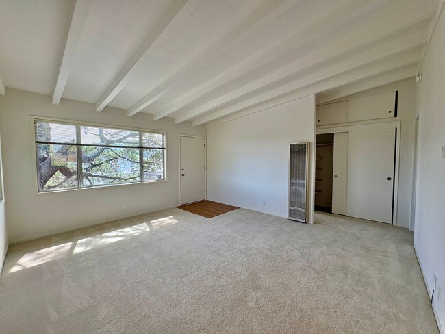 Building Photo - OPEN HOUSE SAT 4/26 11AM TO 12PM. Amazing ...