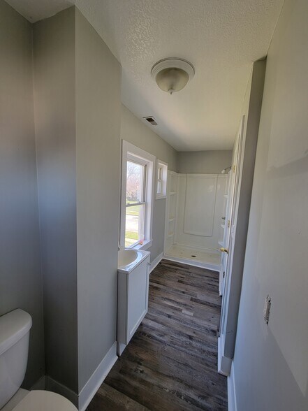 Bathroom - 125 Neil St