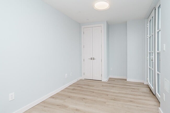 Building Photo - 251 Front St