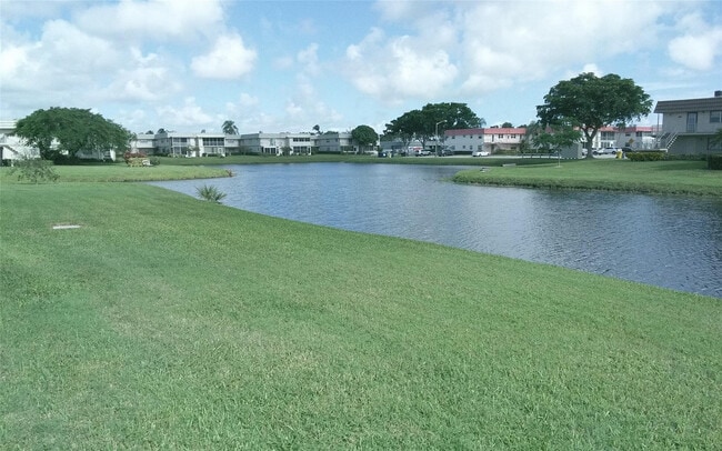 Building Photo - 307 Saxony Dr