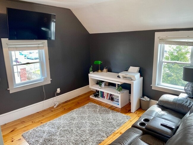 Building Photo - 30 Maple Ave