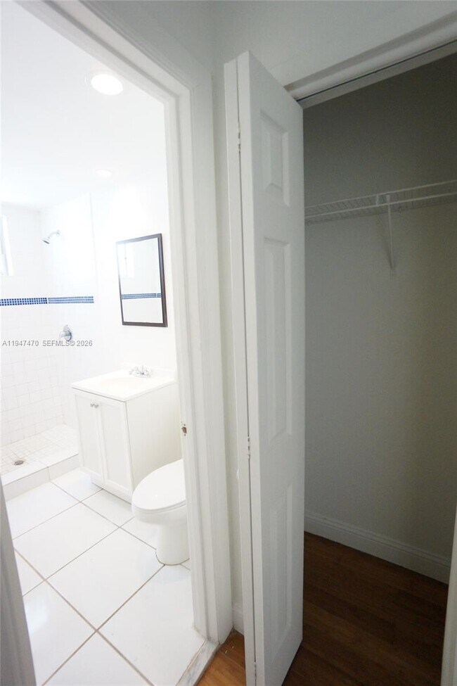 Building Photo - 7950 Tatum Waterway Dr