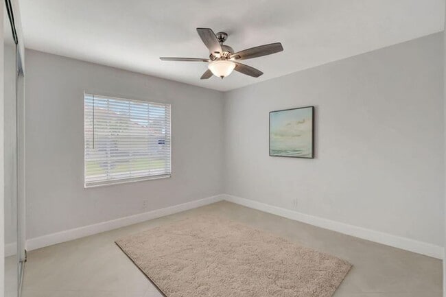 Building Photo - 15465 Lake Magnolia Pl