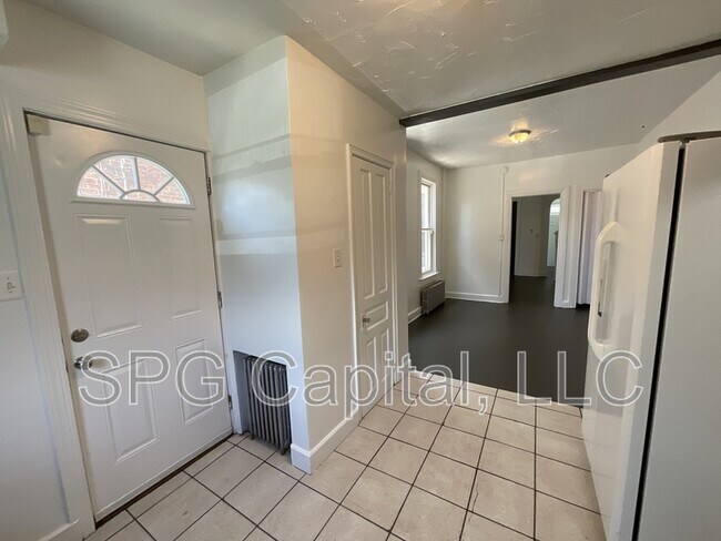 Building Photo - 286 W Jackson St