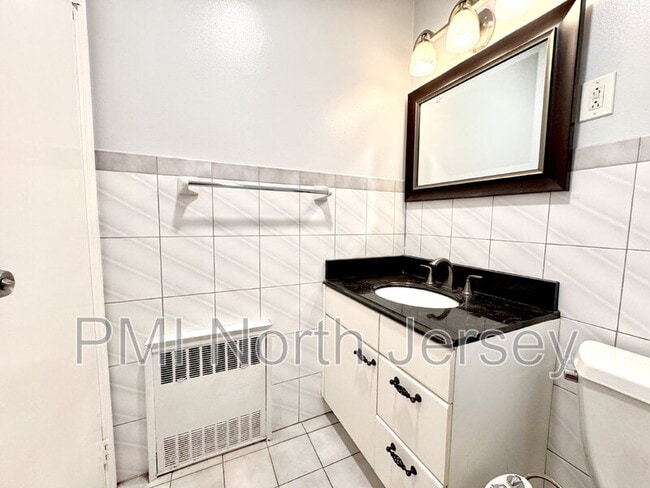 Building Photo - 9051 Palisade Ave