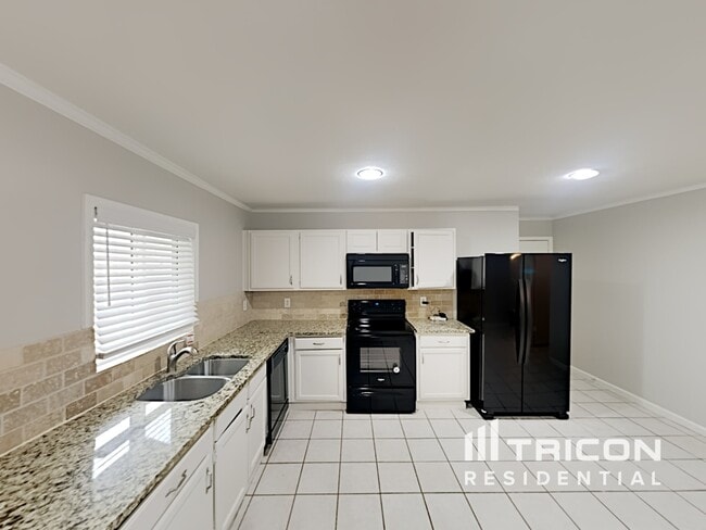 Building Photo - 4621 Tarry Dr