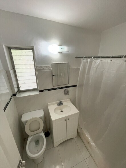 Building Photo - 750 83rd St