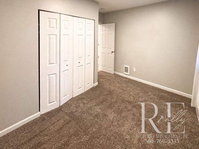 Building Photo - Quality Remodeled 2-Bed in Prime Location