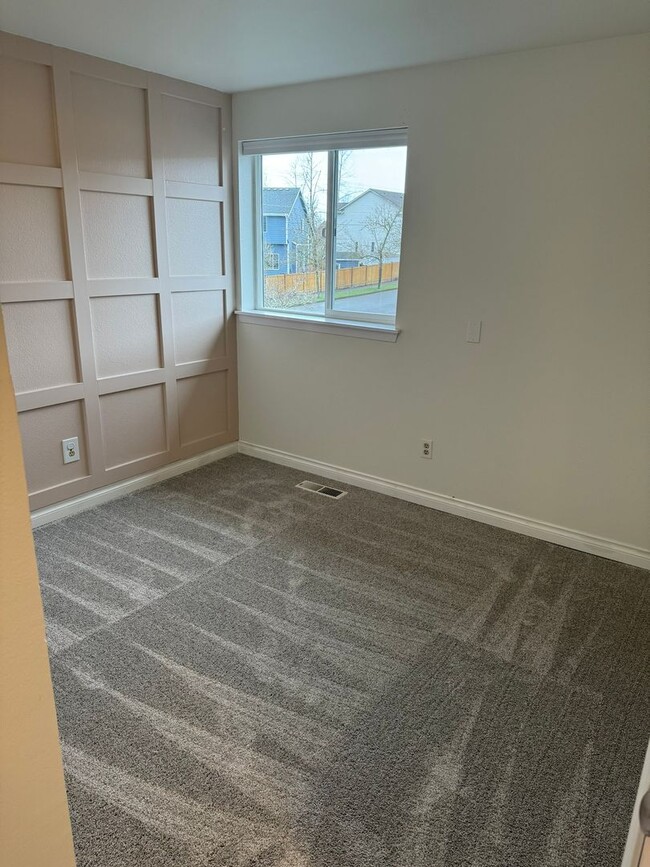 Building Photo - 4Bd/2.5Ba Maple Valley House