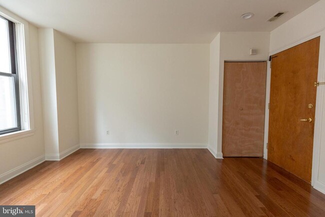 Building Photo - 1411 Walnut St
